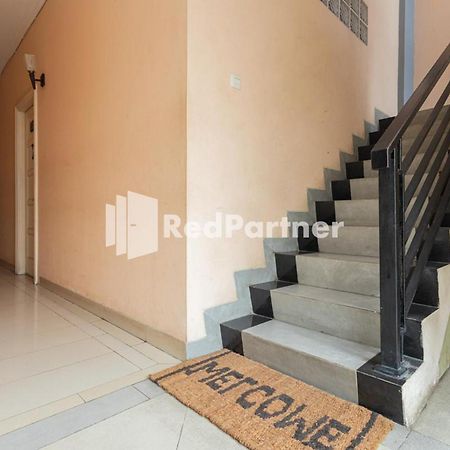Star Hotel Jaksa Mitra Reddoorz جاكرتا المظهر الخارجي الصورة