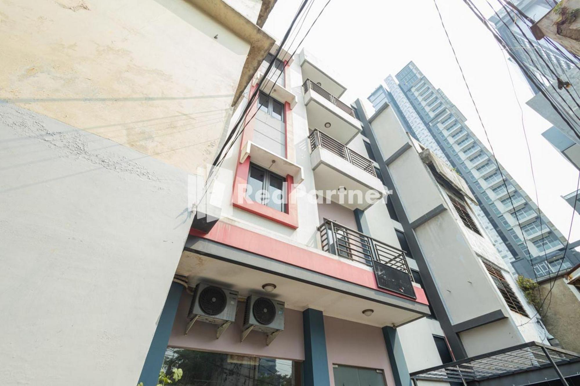 Star Hotel Jaksa Mitra Reddoorz جاكرتا المظهر الخارجي الصورة