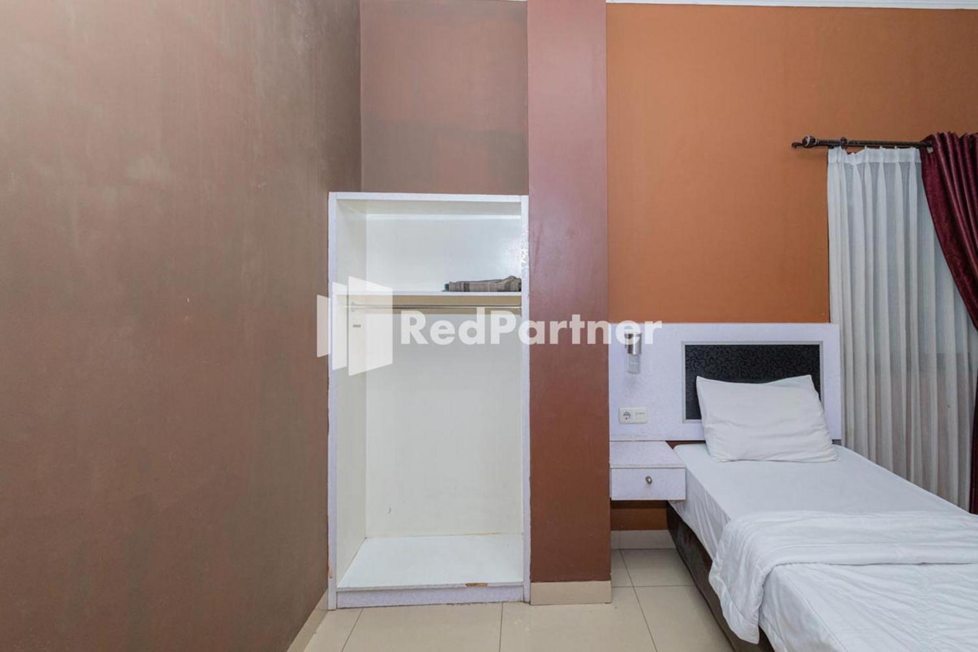 Star Hotel Jaksa Mitra Reddoorz جاكرتا المظهر الخارجي الصورة