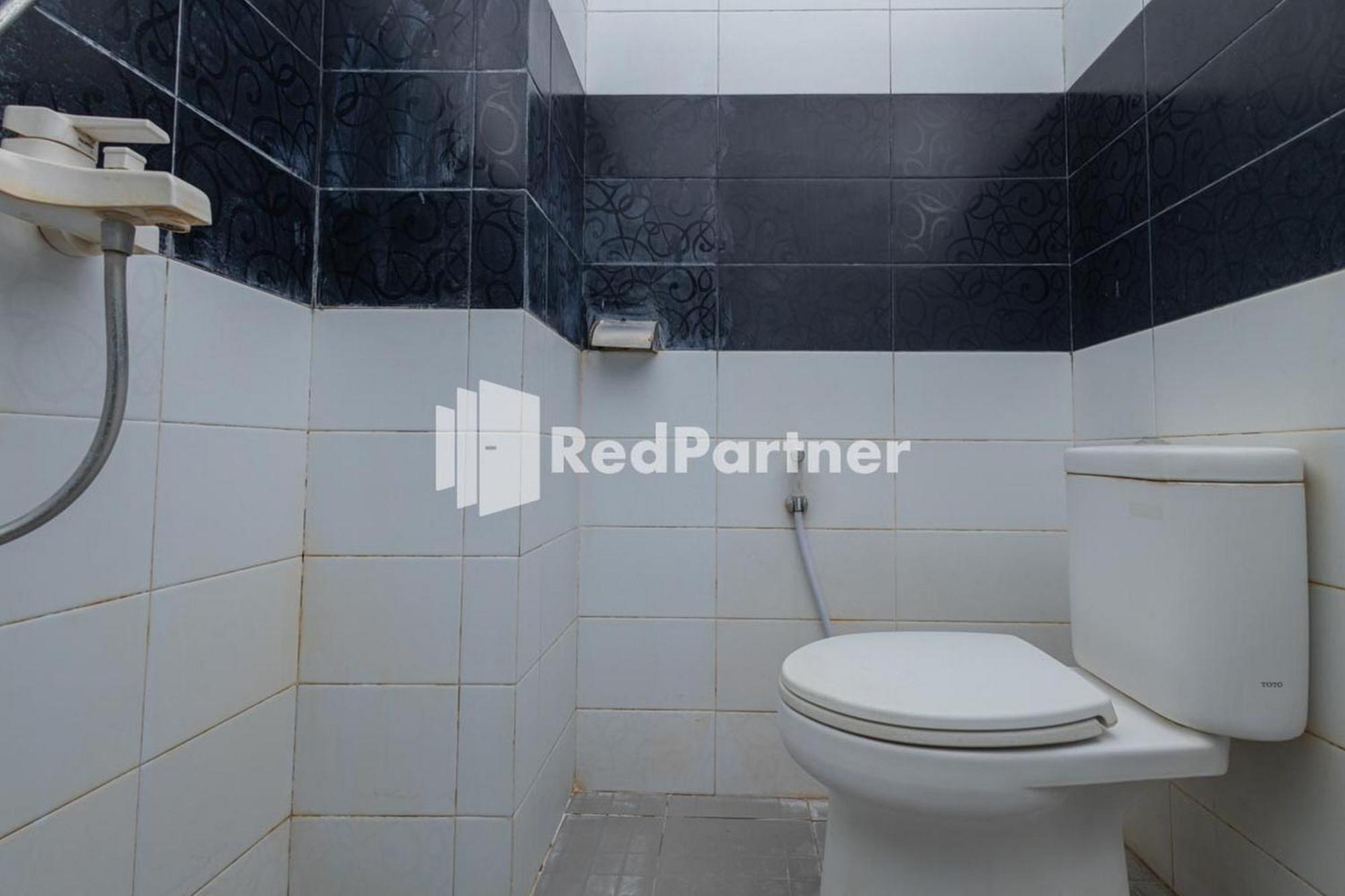 Star Hotel Jaksa Mitra Reddoorz جاكرتا المظهر الخارجي الصورة
