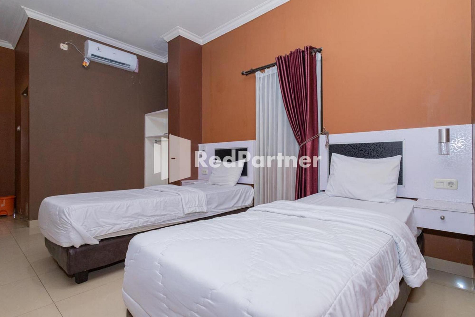 Star Hotel Jaksa Mitra Reddoorz جاكرتا المظهر الخارجي الصورة
