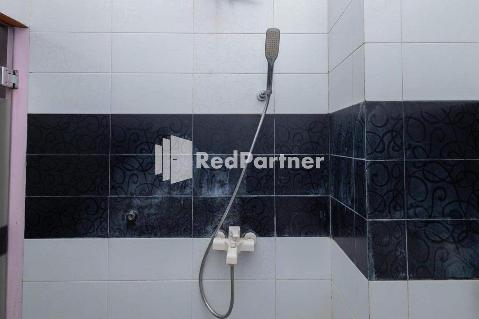Star Hotel Jaksa Mitra Reddoorz جاكرتا المظهر الخارجي الصورة