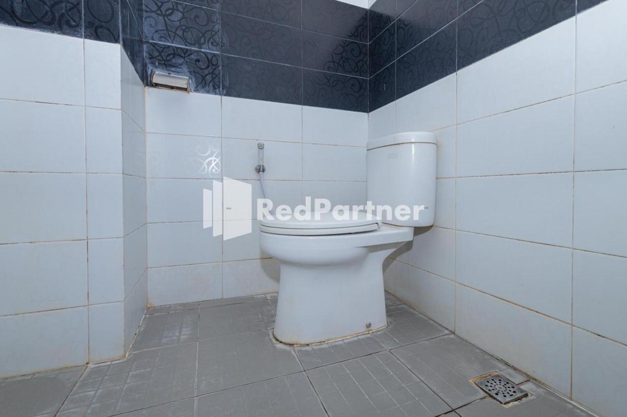 Star Hotel Jaksa Mitra Reddoorz جاكرتا المظهر الخارجي الصورة